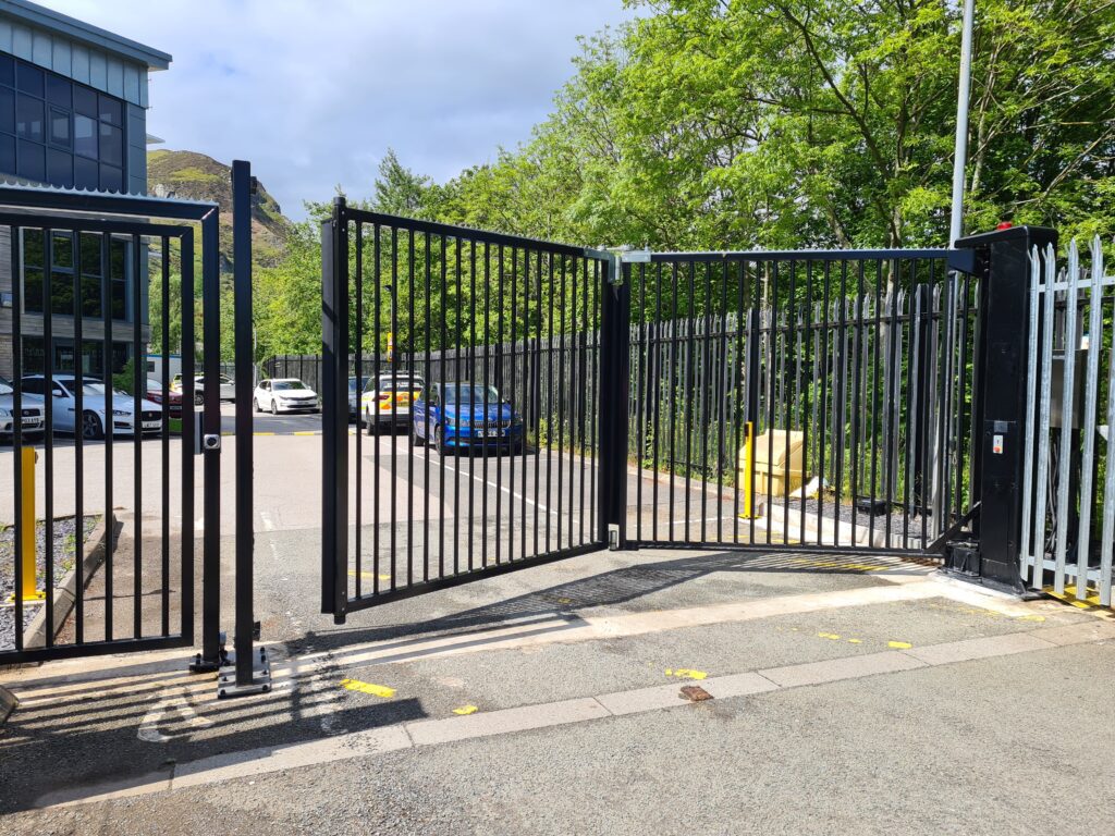 bi-folding industrial gate