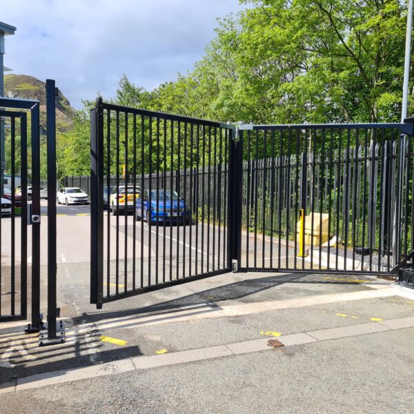 bi-folding industrial gate